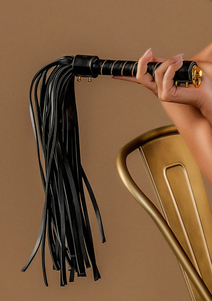 17426 taboom vogue studded whip