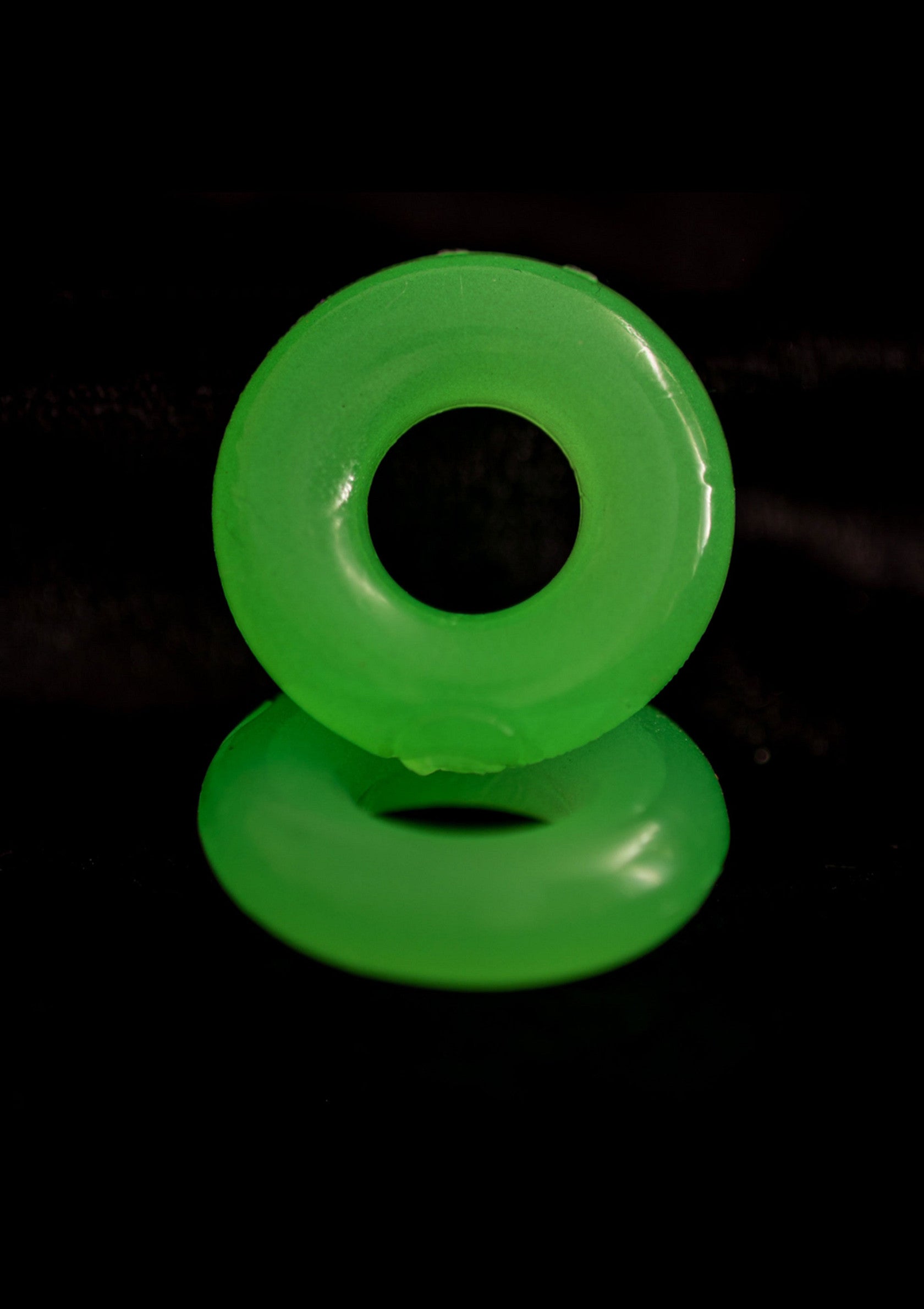 37004 spencer fleetwood glow in the dark love rings