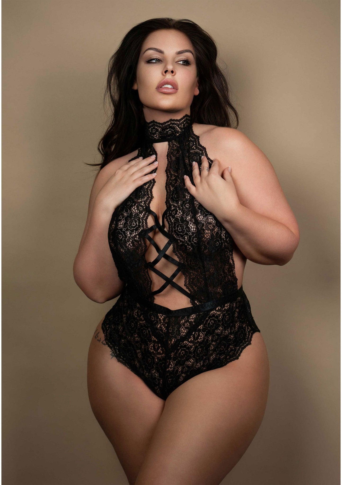 86534 leg avenue plus high neck crotchless teddy